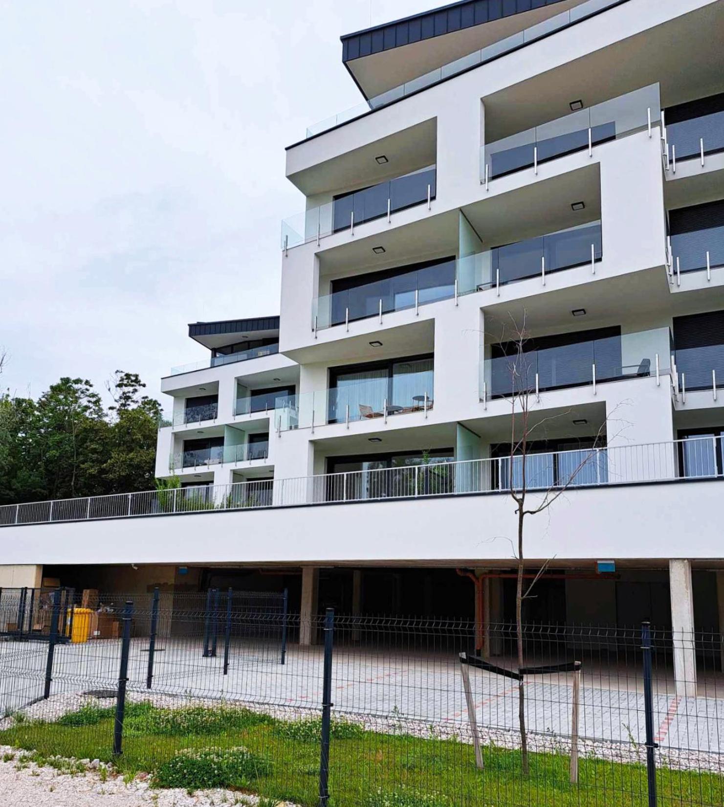 Helikon Terrace Susanne Apartment เคสเท ภายนอก รูปภาพ